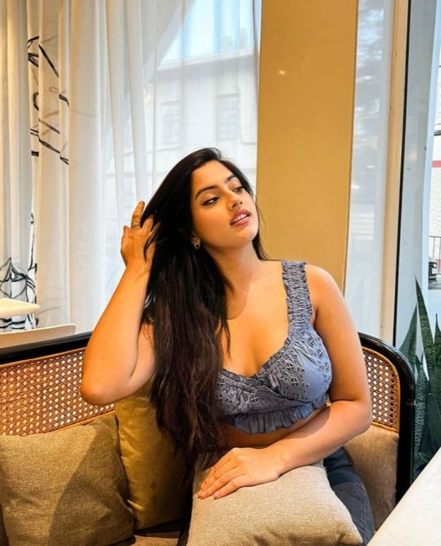 Call Girls In Mahipalpur 8800102216 Escorts Service In Delhi